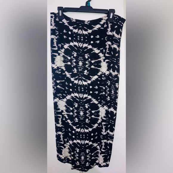 Wrap Front Tulip Skirt Size L - Picture 6 of 10